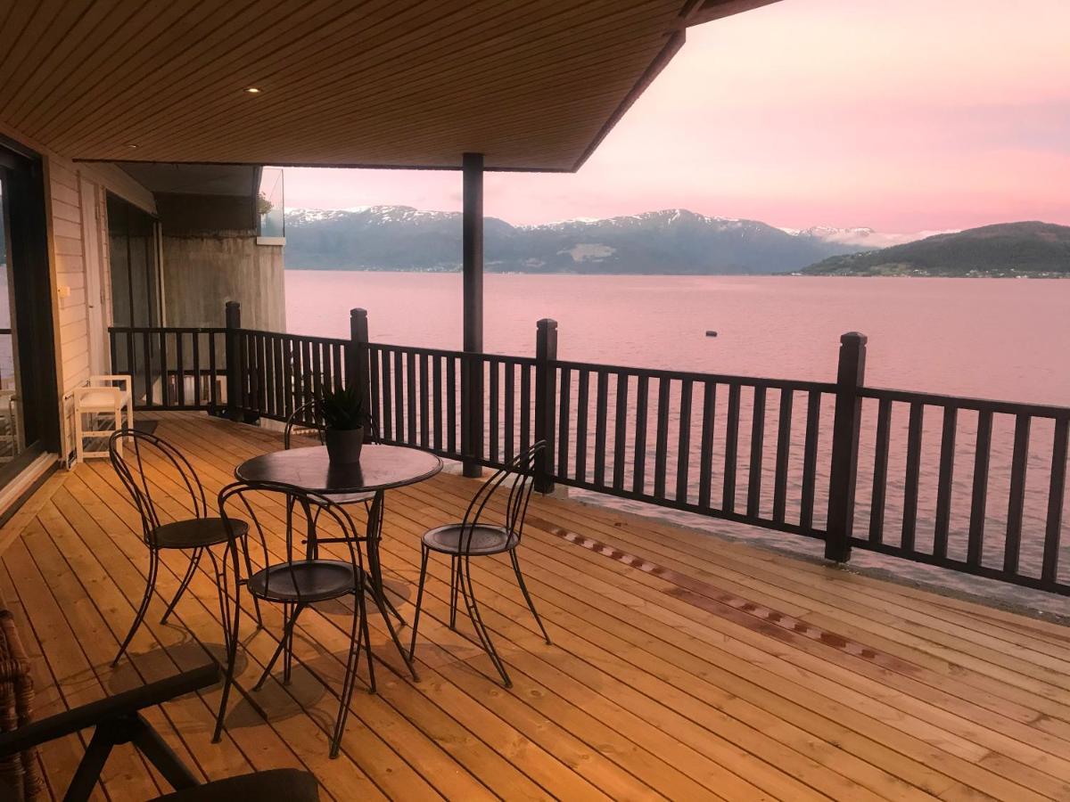 Panoramaresort In Hardangerfjorden Leilighet I Sjokanten Ved Hardangerfjorden For 7 Personer Boat , Sauna,Kajak, Sup For Rent Øystese Exterior foto